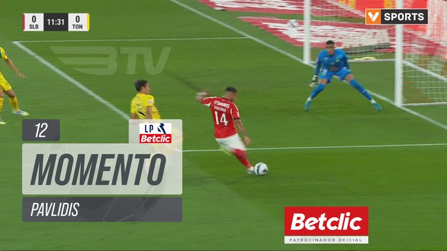 Benfica, Jogada, Pavlidis aos 12'