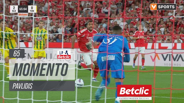 Benfica, Jogada, Pavlidis aos 65'