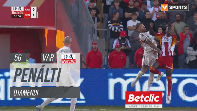 Benfica, Penálti, Otamendi aos 56'