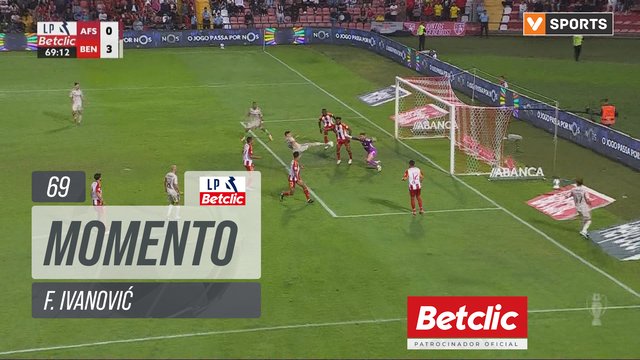 Benfica, Jogada, F. Ivanović aos 69'