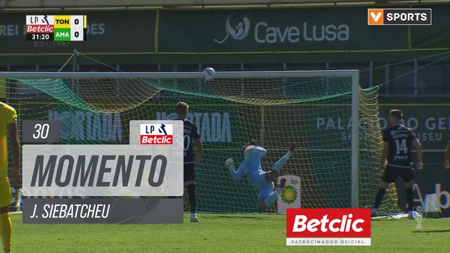 Tondela, Jogada, J. Siebatcheu aos 30'
