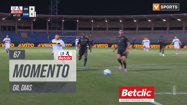Famalicão, Jogada, Gil Dias aos 67'
