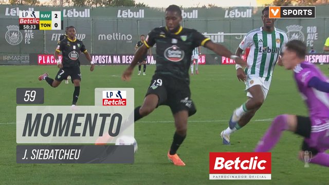 Tondela, Jogada, J. Siebatcheu aos 59'