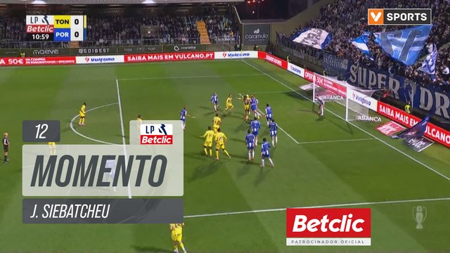 Tondela, Jogada, J. Siebatcheu aos 12'