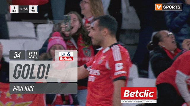 GOLO! Benfica, Pavlidis aos 34', Benfica 1-0 Famalicão