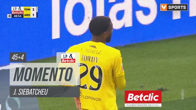 Tondela, Jogada, J. Siebatcheu aos 45'+4'