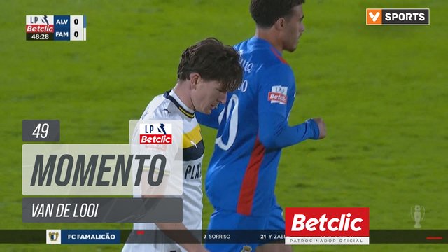 Famalicão, Jogada, van de Looi aos 49'
