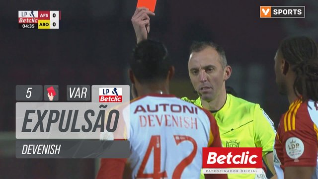 AVS, Expulsão, Devenish aos 5'