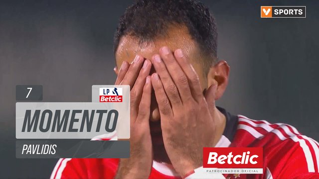 Benfica, Jogada, Pavlidis aos 7'