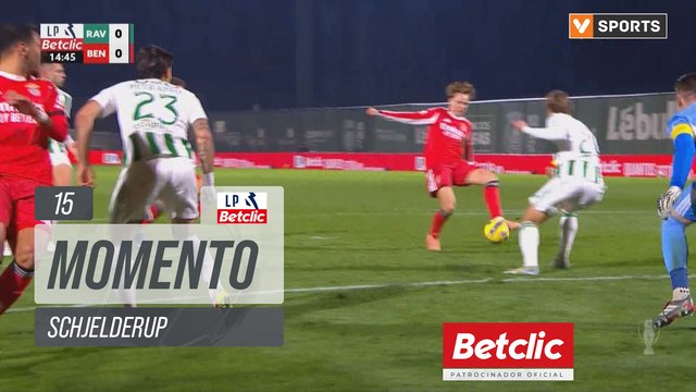 Benfica, Jogada, Schjelderup aos 15'