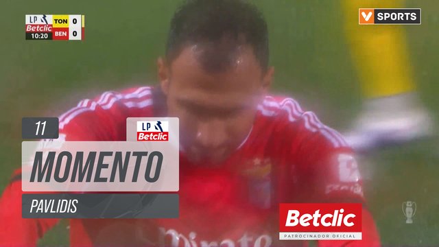 Benfica, Jogada, Pavlidis aos 11'