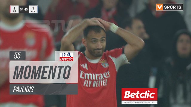 Benfica, Jogada, Pavlidis aos 55'