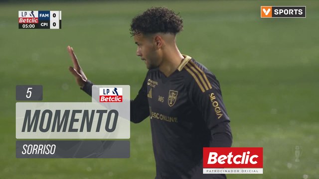 Famalicão, Jogada, Sorriso aos 5'