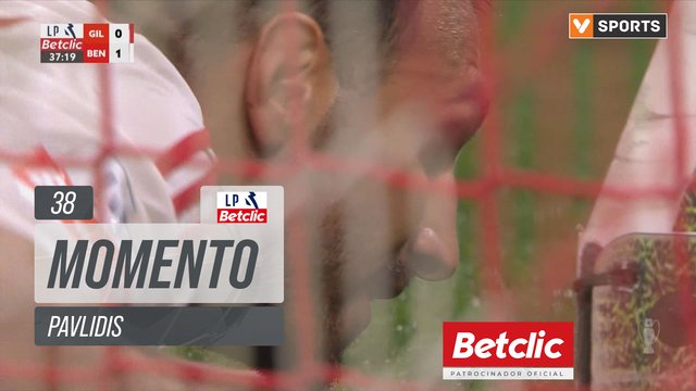 Benfica, Jogada, Pavlidis aos 38'