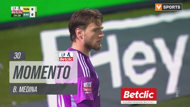 Tondela, Jogada, B. Medina aos 30'