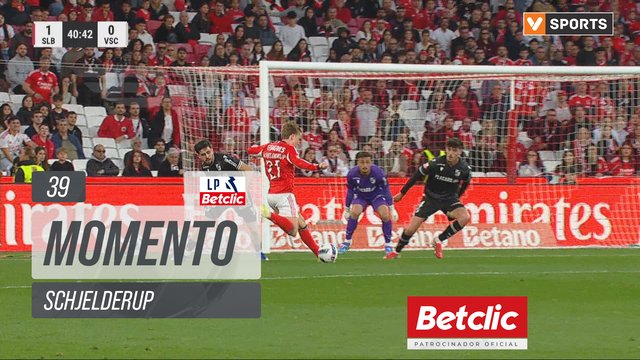 Benfica, Jogada, Schjelderup aos 39'