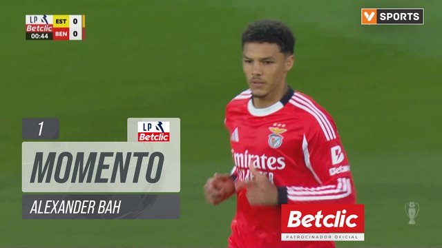 Benfica, Jogada, Alexander Bah aos 1'