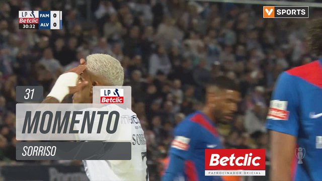 Famalicão, Jogada, Sorriso aos 31'