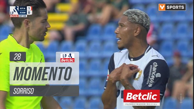 Famalicão, Jogada, Sorriso aos 28'