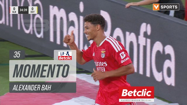 Benfica, Jogada, Alexander Bah aos 35'