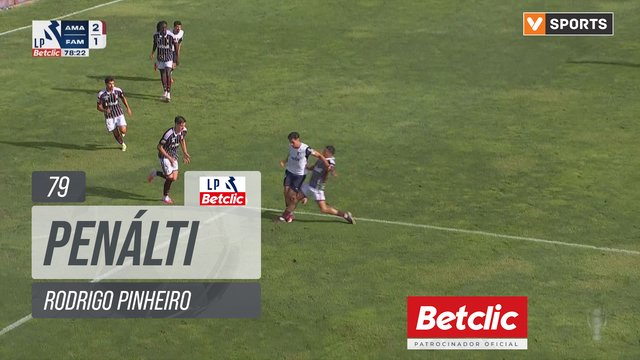 Famalicão, Penálti, Rodrigo Pinheiro aos 79'